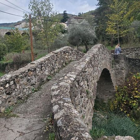 Chambre Atypique : La Grotte Bez-et-Esparon Exteriör bild