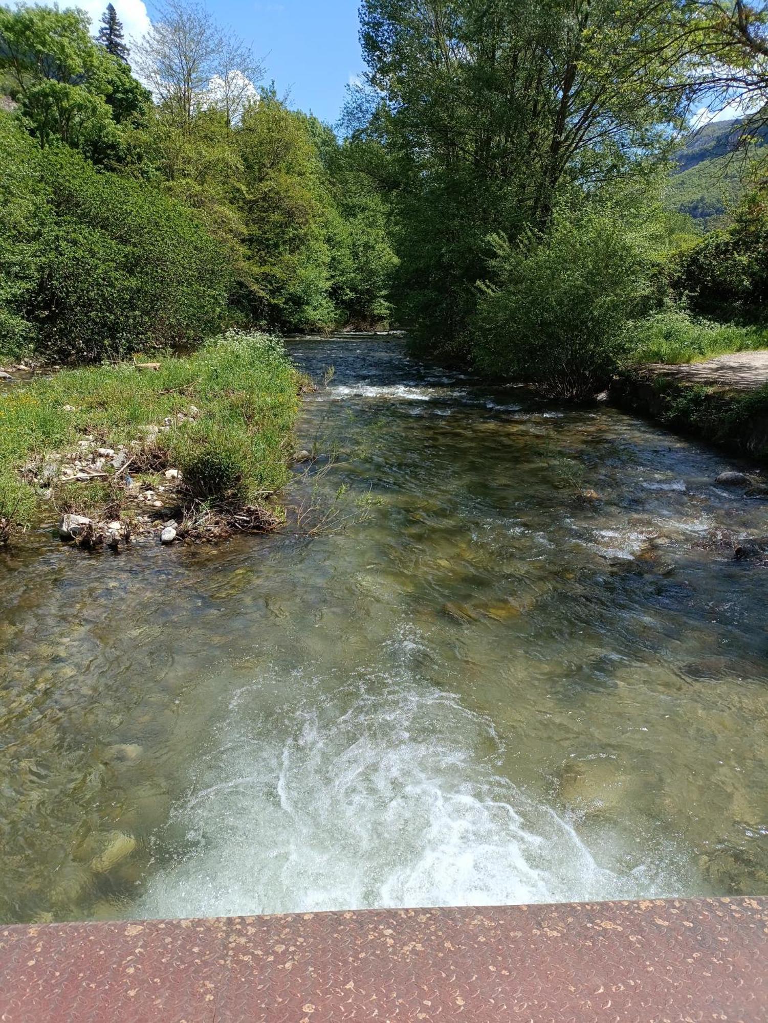 Chambre Atypique : La Grotte Bez-et-Esparon Exteriör bild